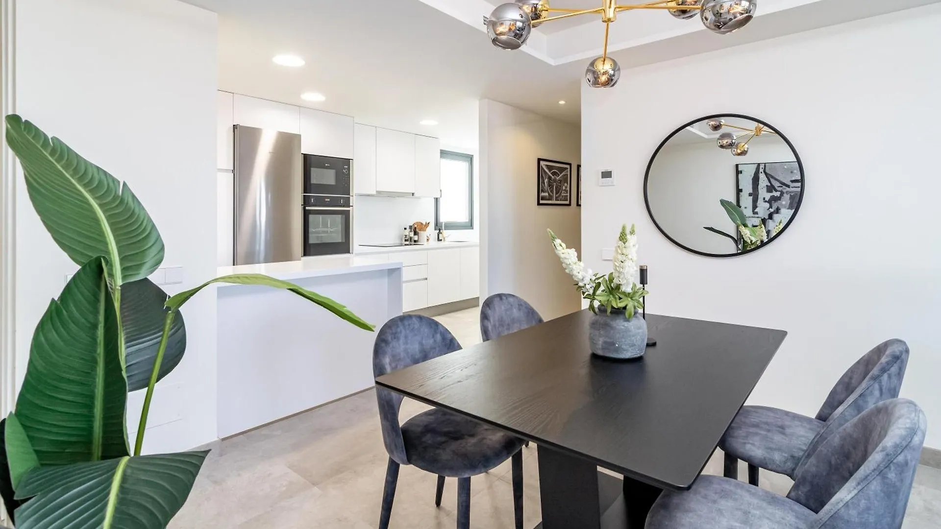 Inf36K - Luxury Apartment Perfect Location Estepona