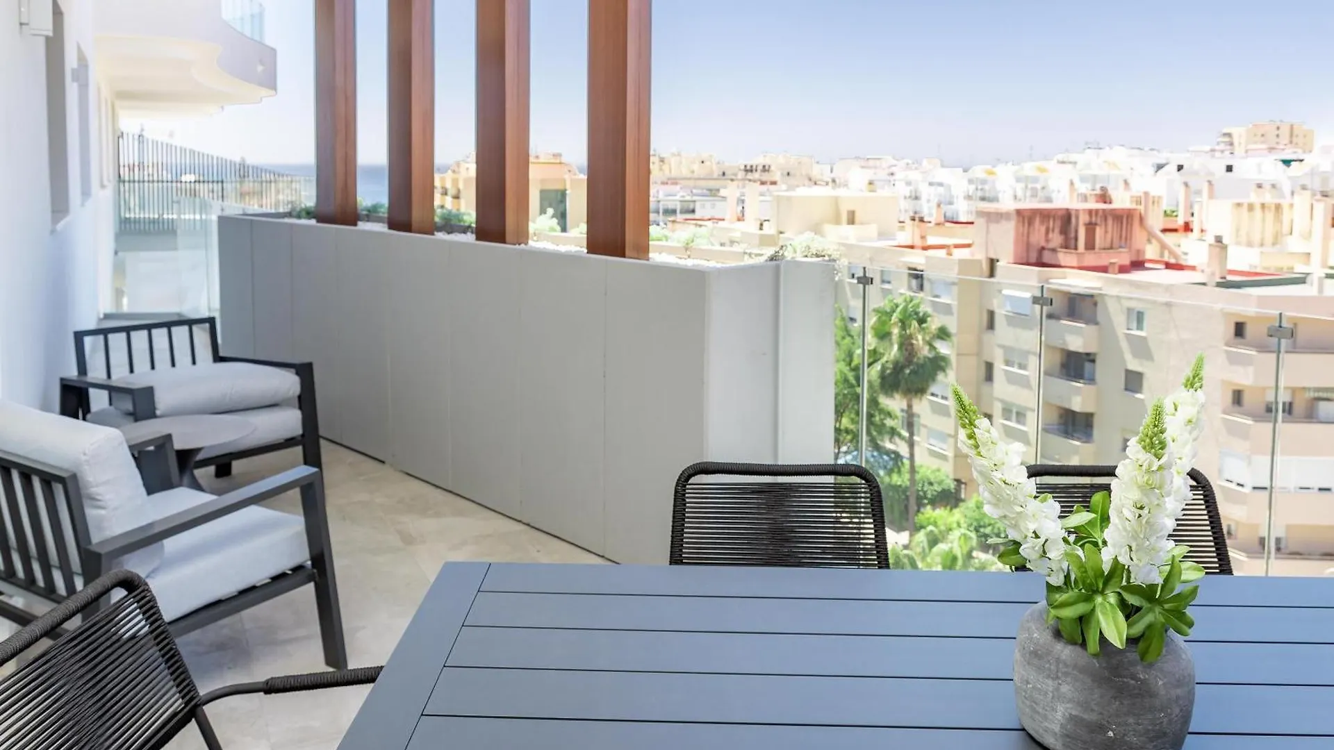 Inf36K - Luxury Apartment Perfect Location Estepona