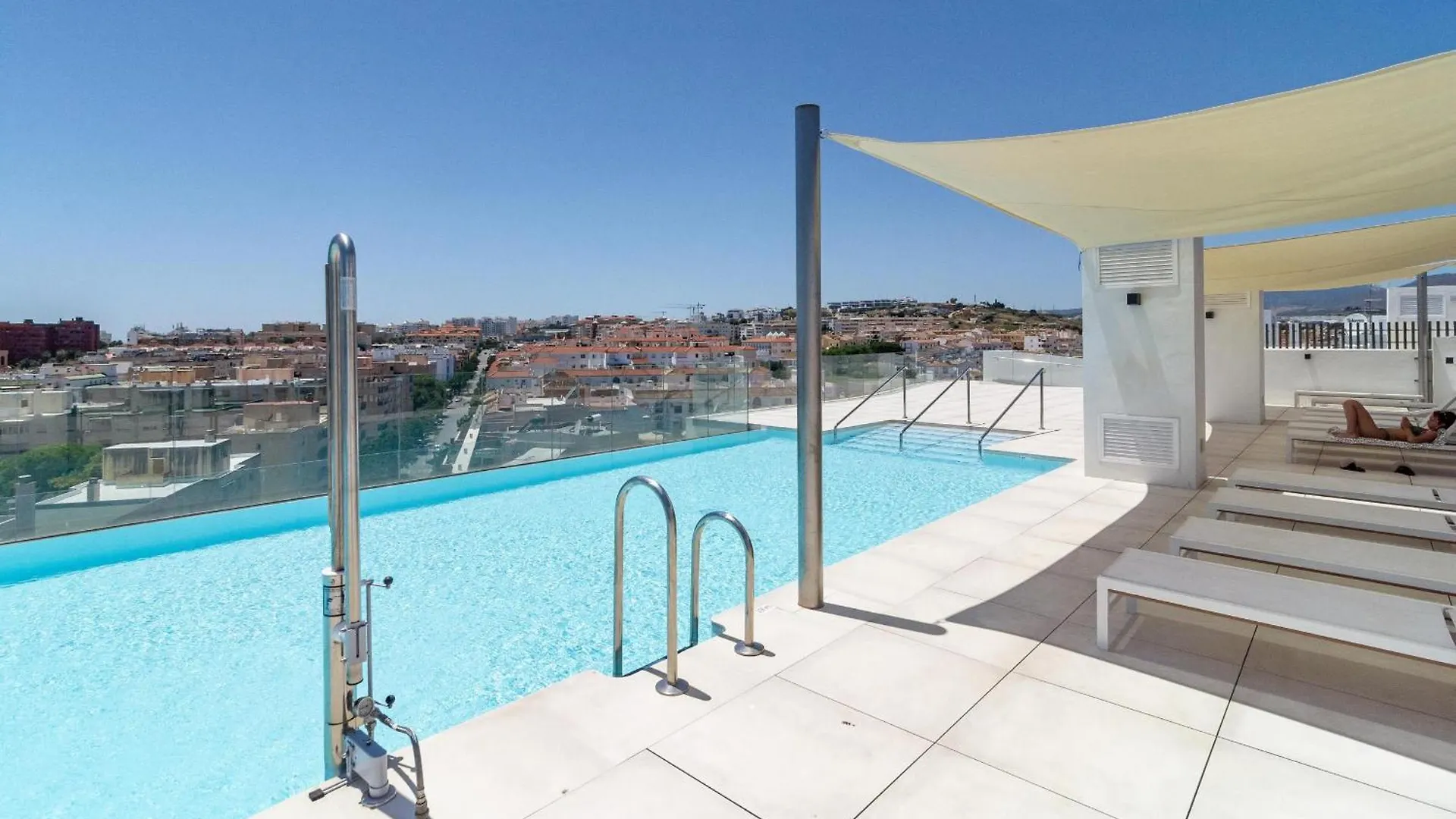 Inf36K - Luxury Apartment Perfect Location Estepona
